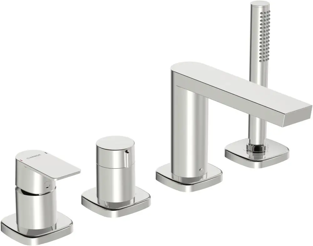 Vierteiliger Wasserhahn-Set von HANSA mit verschiedenen Armaturen in Chrom, bestehend aus einem Hauptgriff und einem Handbrausekopf für Wanne und Dusche.